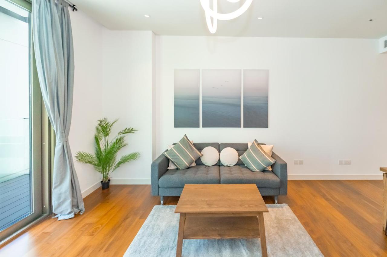 Fam Living - City Walk - Urban Staycations Дубай Екстериор снимка